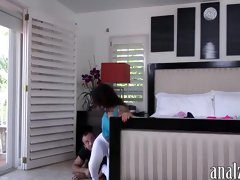 Amateur Gf Asshole Banged By Throbbing Cock On The Bed