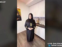 Mona Azar - Hijabi Mom